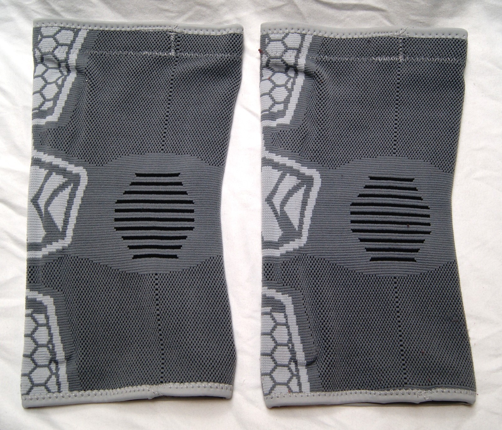 pair of cambivo knee compression support sleeves semi-rigid inserts large gray
