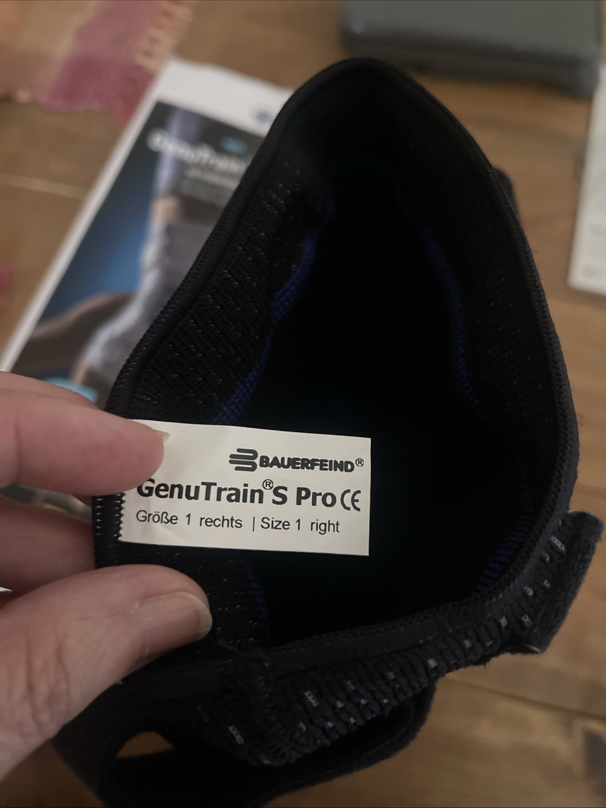 Kniebandage Bauerfeind GenuTrain S Pro Right Size 1