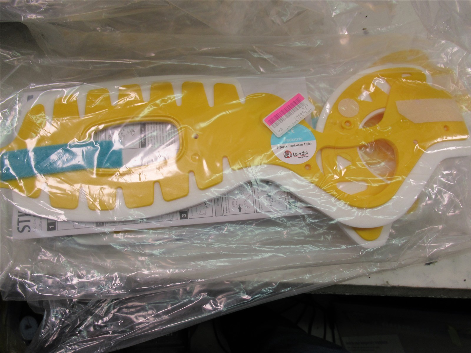Lot of 40 Matrx Medical Pediatric Extrication Collars & 3 Laerdal Stifneck Units