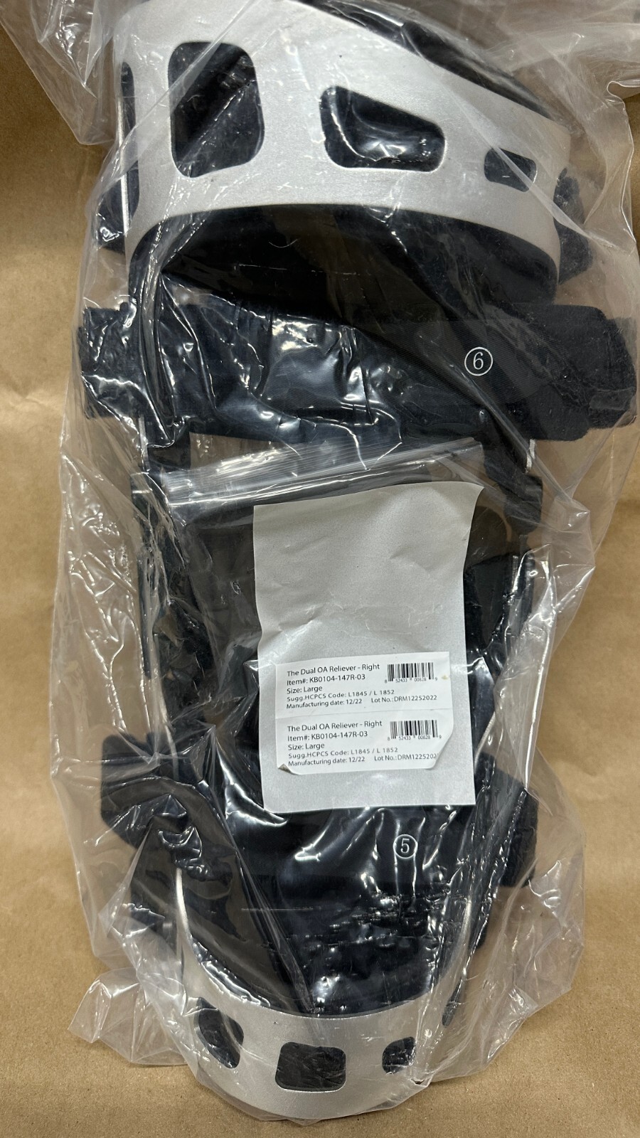 THE DUAL OA RELIEVER KNEE BRACE KB0104-147R-03 RIGHT KNEE