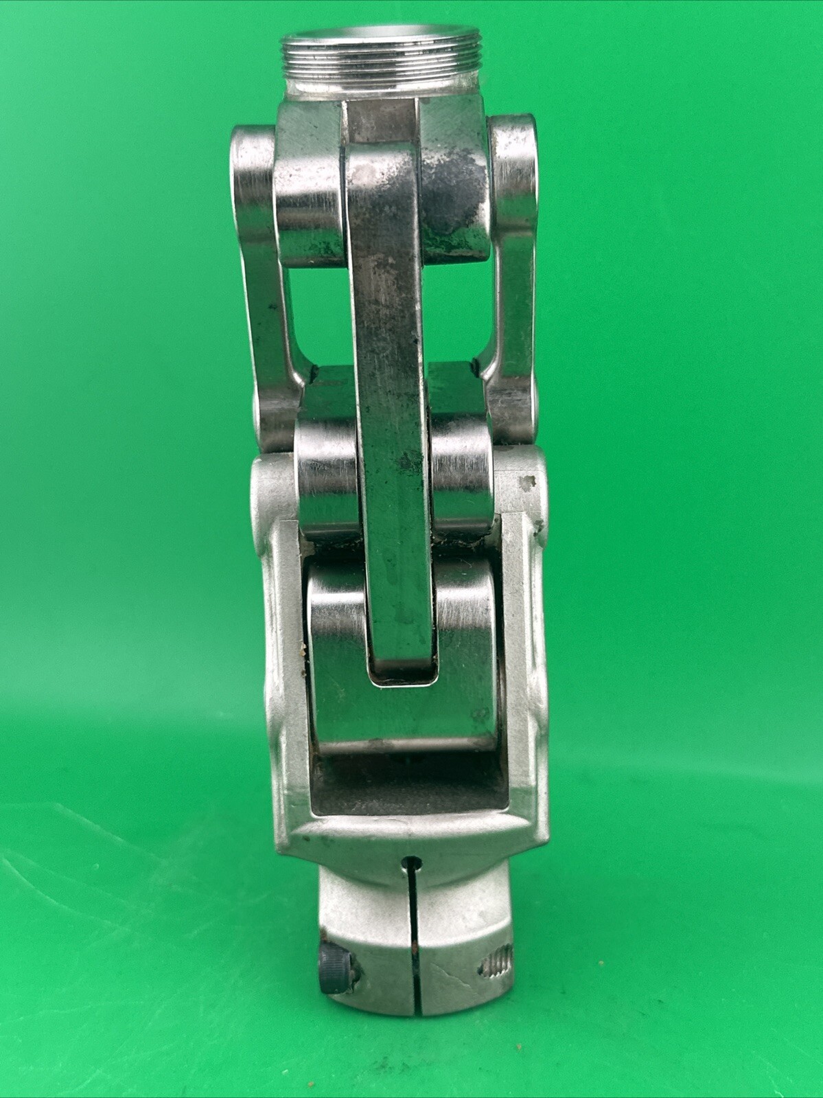 Ossur Polycentric 2000 Prosthetic Knee. Hydraulic Has Air in It. Parts Only.
