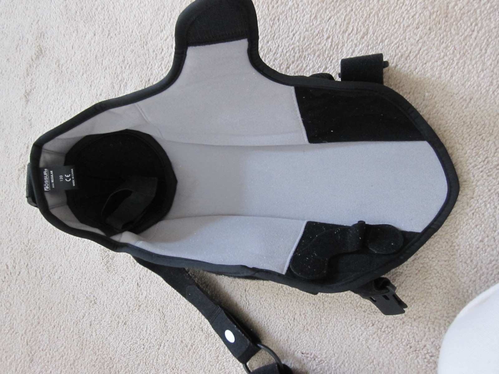 Össur Formfit Shoulder Brace Sling & External Rotation Pillow – Regular – EUC