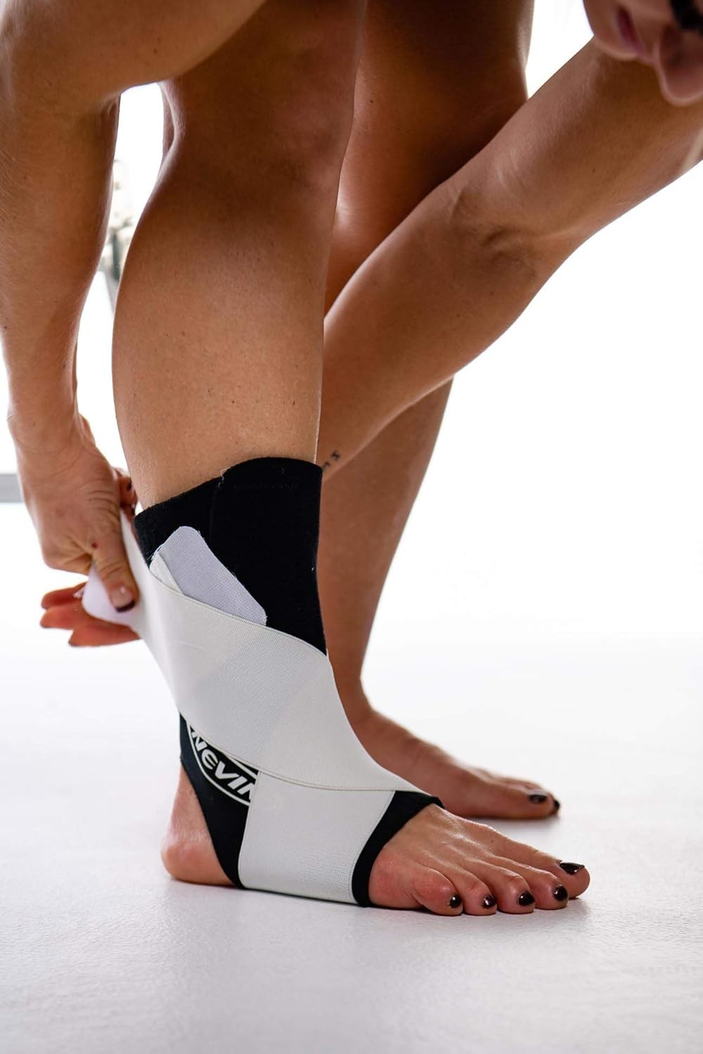 Nevin Ankle Support Double Strap Design – Small – Black