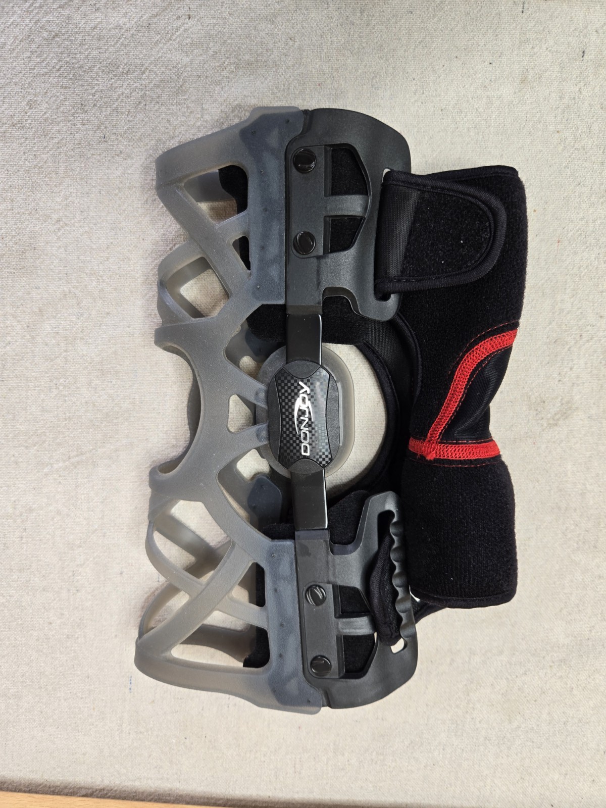 DonJoy Reaction Web Knee Support Brace Medium (Medial Right / Lateral Left)