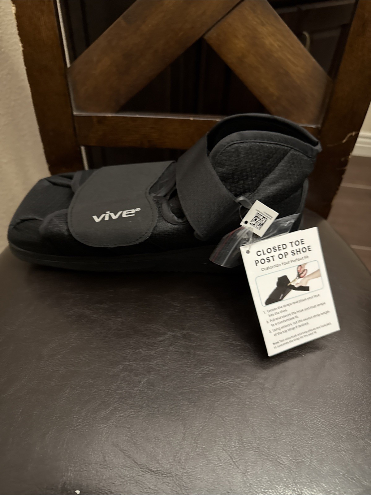 VIVE Closed Toe Post Op Shoe Square Toe-Light Weight Right/Left, Unisex. Large