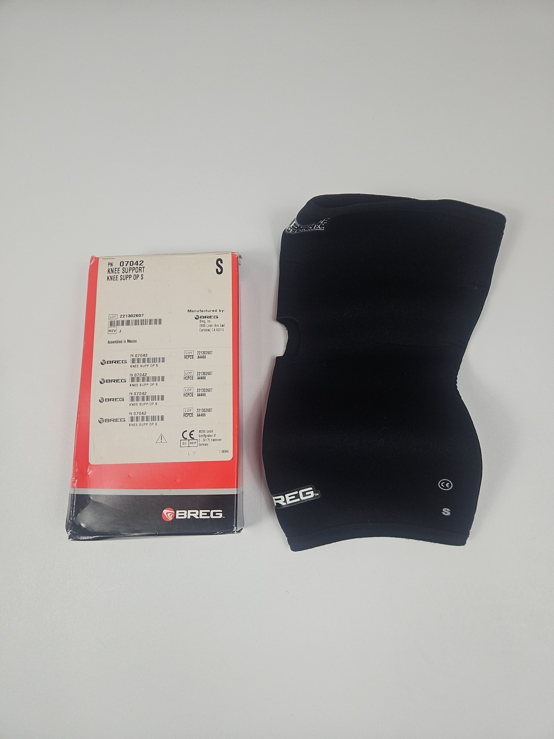 BREG 07042 Knee Support Sleeve, Neoprene Small New Open Box Orthopedic Brace