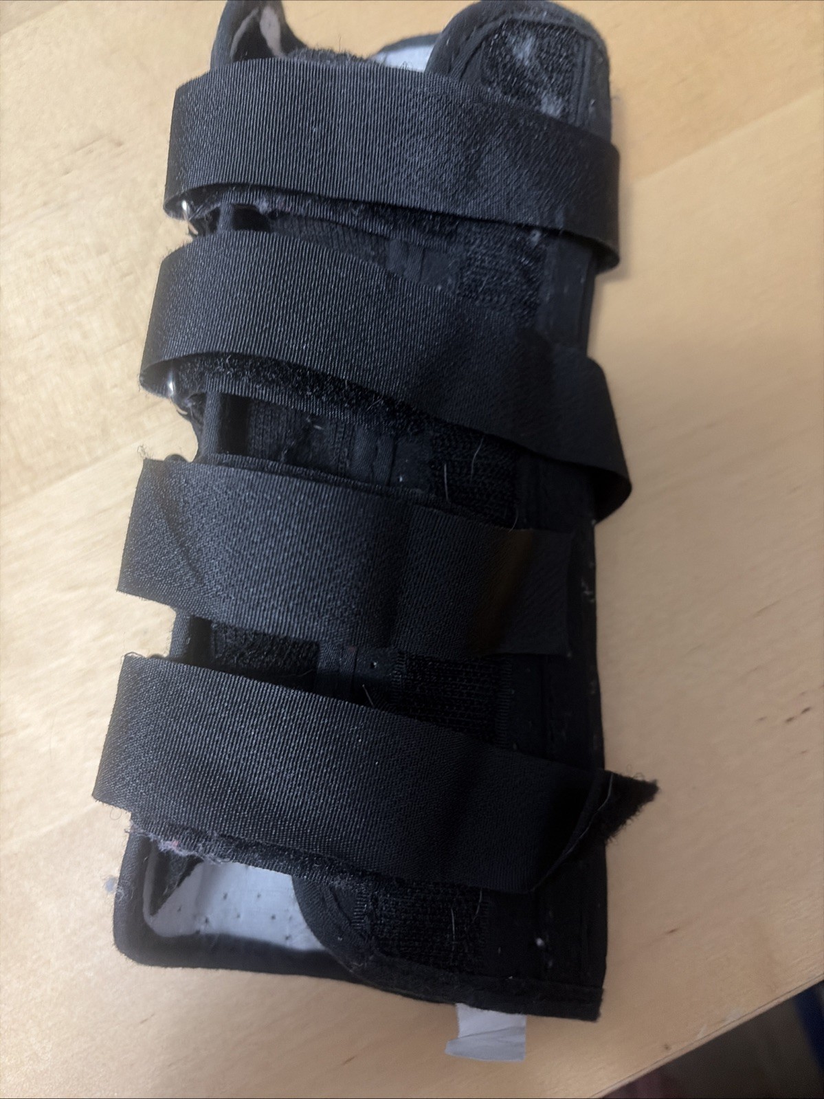 C E Canvas Wrist Splint for Left Hand. Size Medium