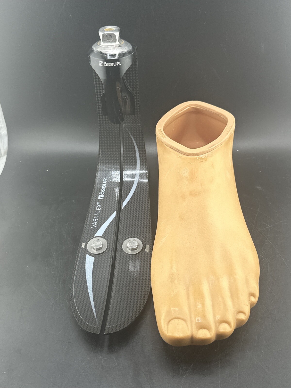 Ossur Vari-flex Variflex Prosthetic Foot. Size 27. Category 3. Left Shell