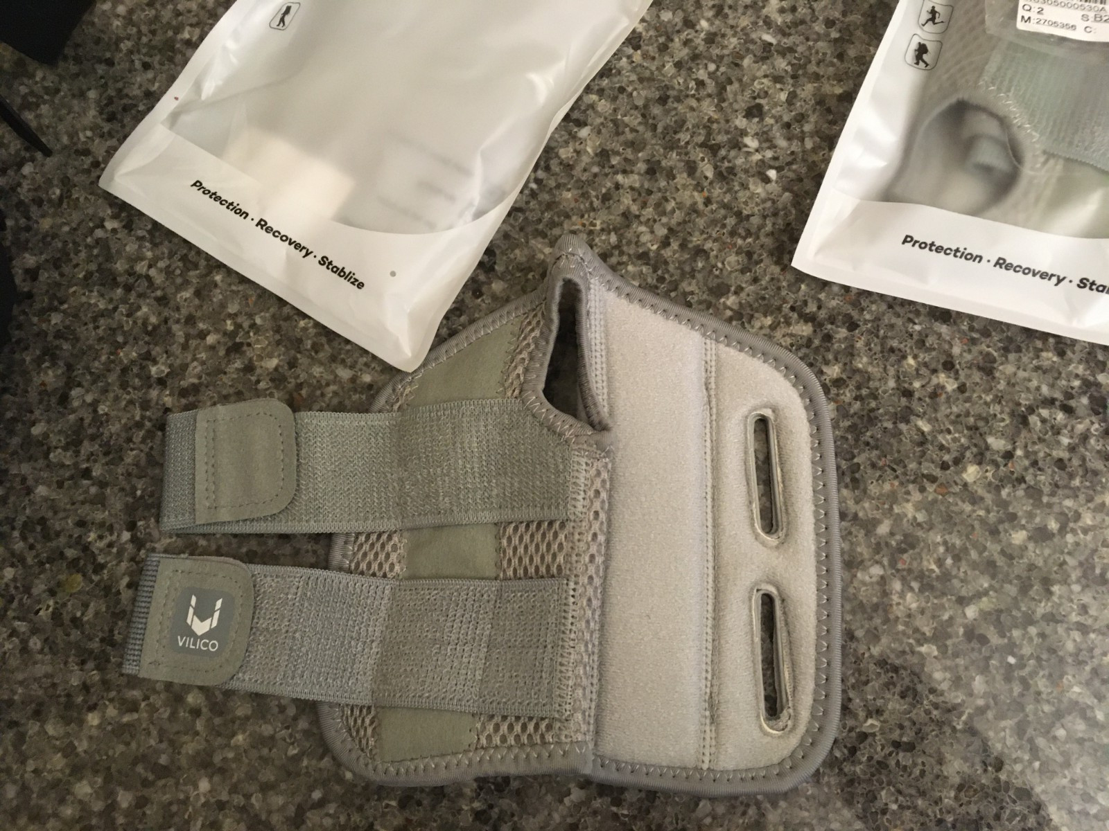 2 pack VILICO Gray Left Hand Wrist Braces Carpal Tunnel Pain