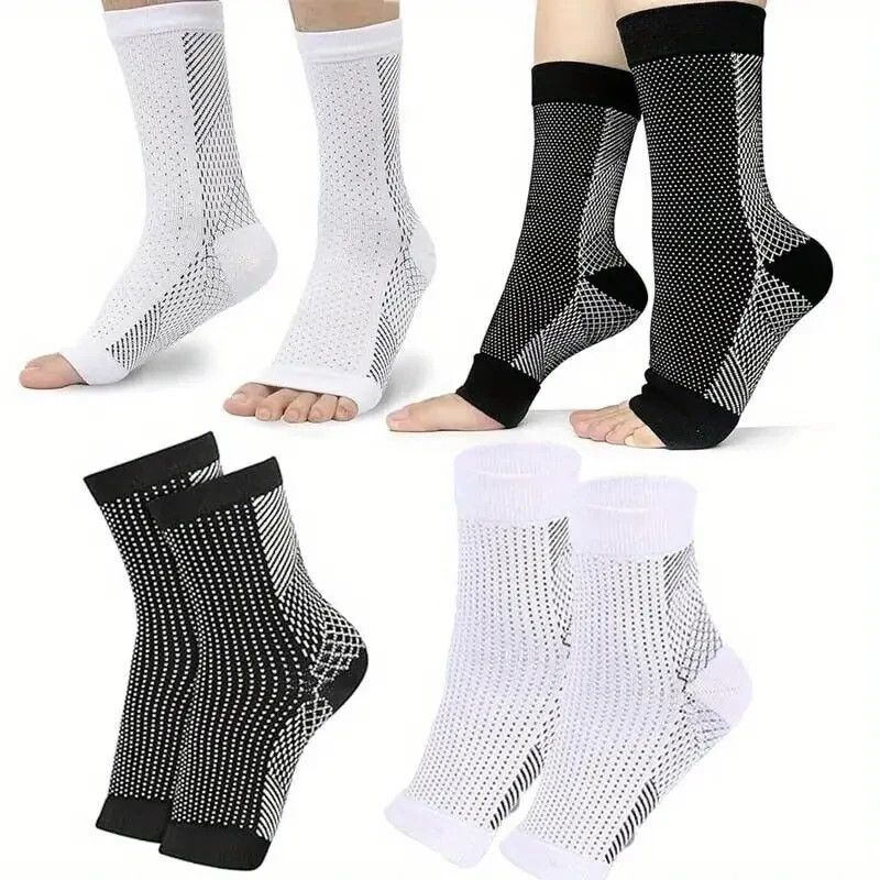 4 Pairs Socks Ankle Brace And Tendonitis Compression Sock Black and White (S-M).