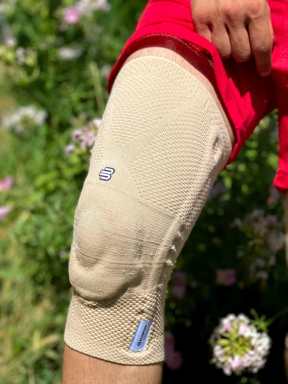 Bauerfeind GenuTrain Size 5 Compression Knee Support Sleeve Beige