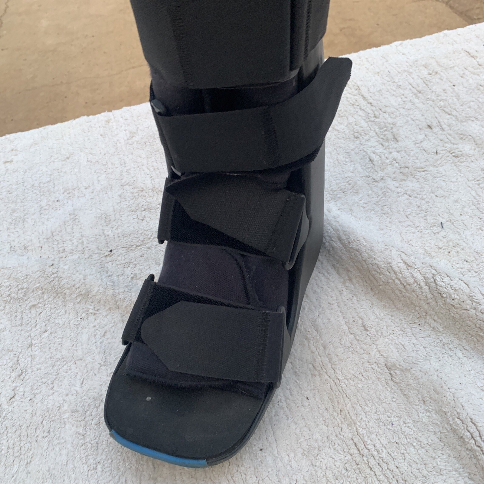 Ovation Medical Gen 2 Medium Walking Boot, Liner with Pneumatic Pump, Black Blue