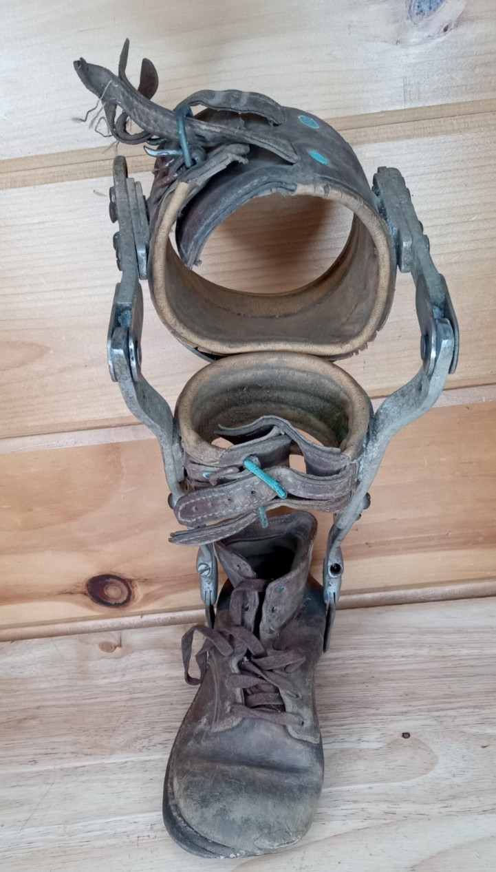 Vintage Child Leg Brace Orthopedic Shoe Metal Leather Polio Knee Support Rare