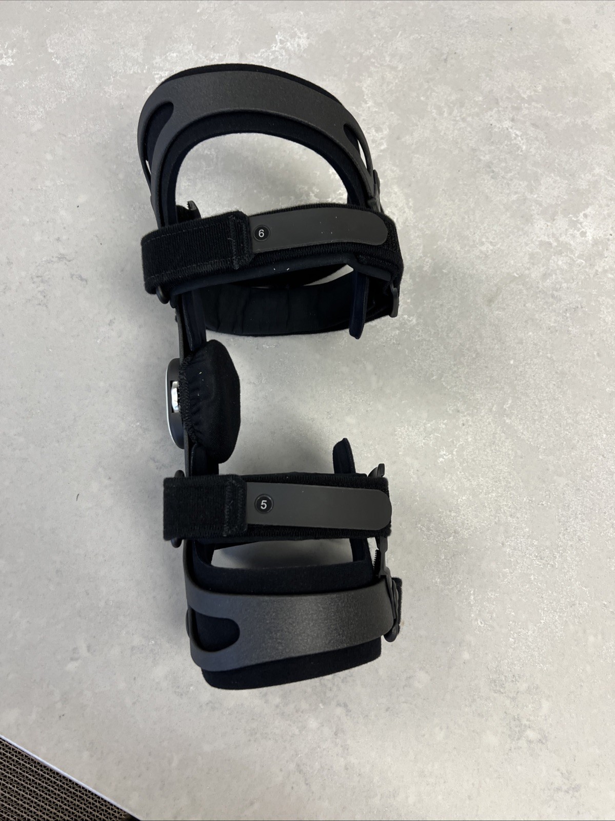 Breg Solus Plus Knee Brace Sz Medium Plus Right