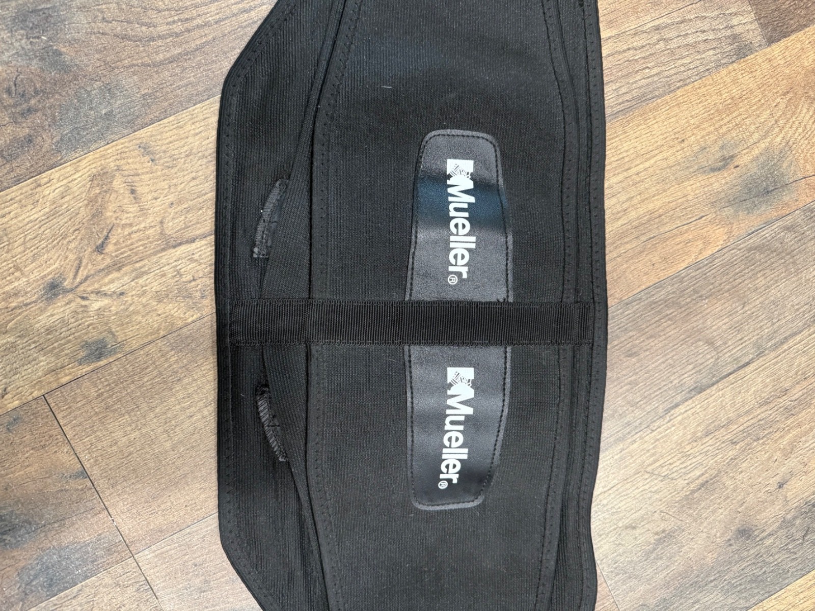 MUELLER Sports Medicine Adjustable Back Brace, Ideal for Upper and Lower Back