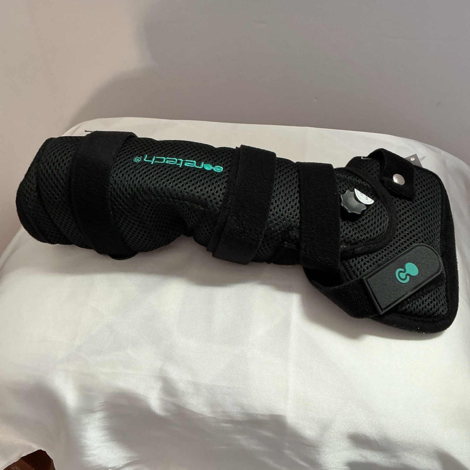 Wrist Brace Core Tech916 One Size Adjustable- New in Box