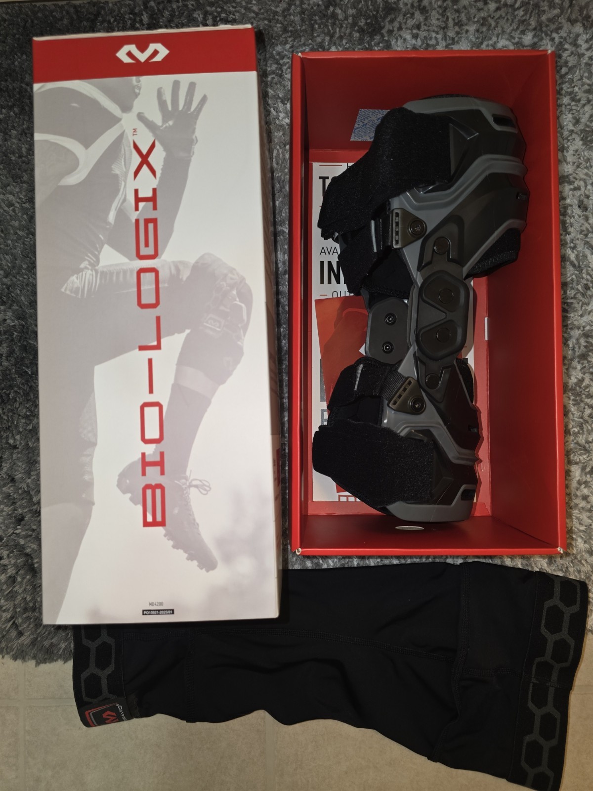 McDavid Elite Bio-Logix Knee Brace Left Large Black/Gray Adjustable Compression