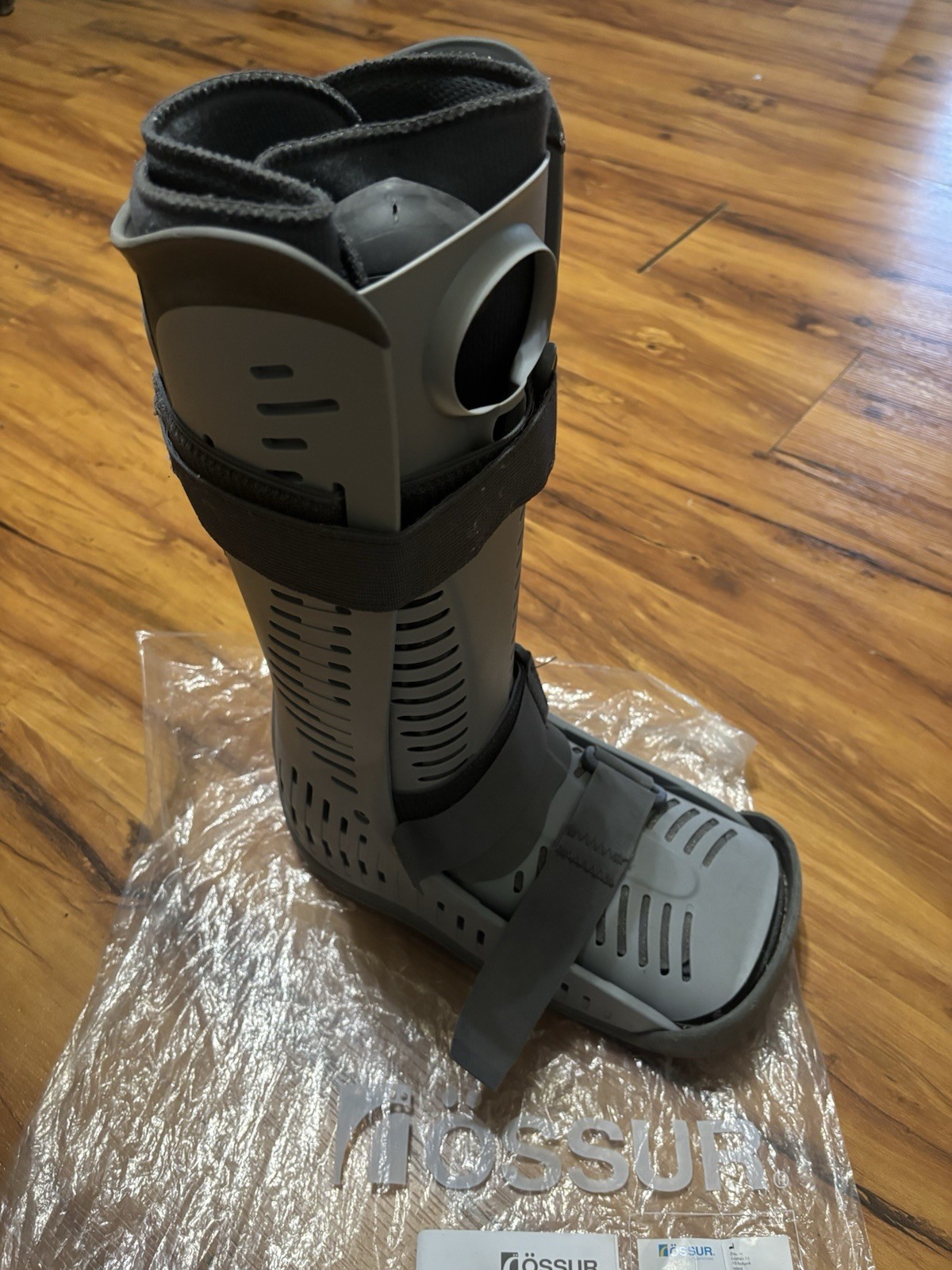 Ossur Rebound Air Walker Boot Low Top Size L w/ Air Pump & Rocker Bottom