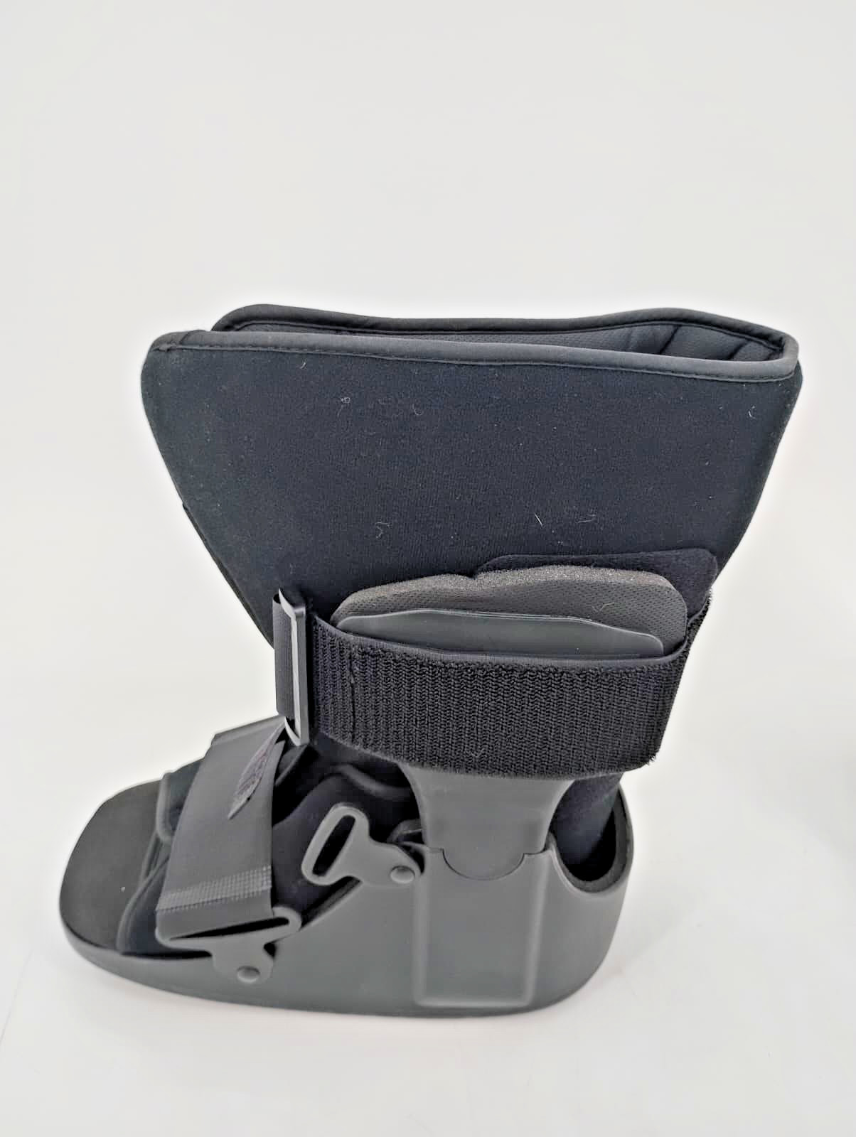 United Ortho Short Air CAM Walker Fracture Boot Small Black Fits Left Right