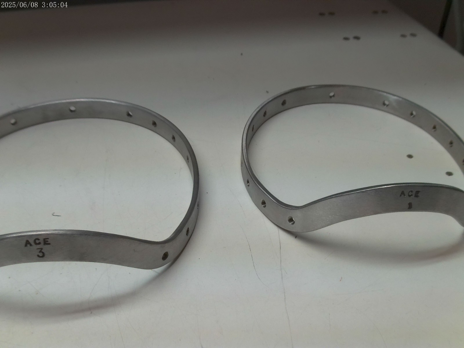 Lot 5) Size 1,2,3 Type Medical Cervical Crown Helmet Stainless