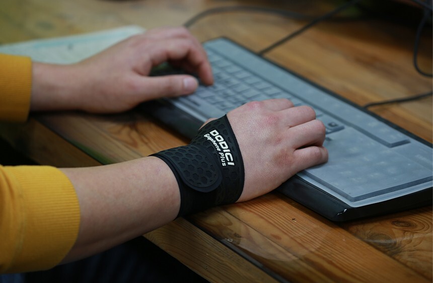 DODICI Sports Wrist Brace Elastic Guards Breathable Safty Korea Made Patent