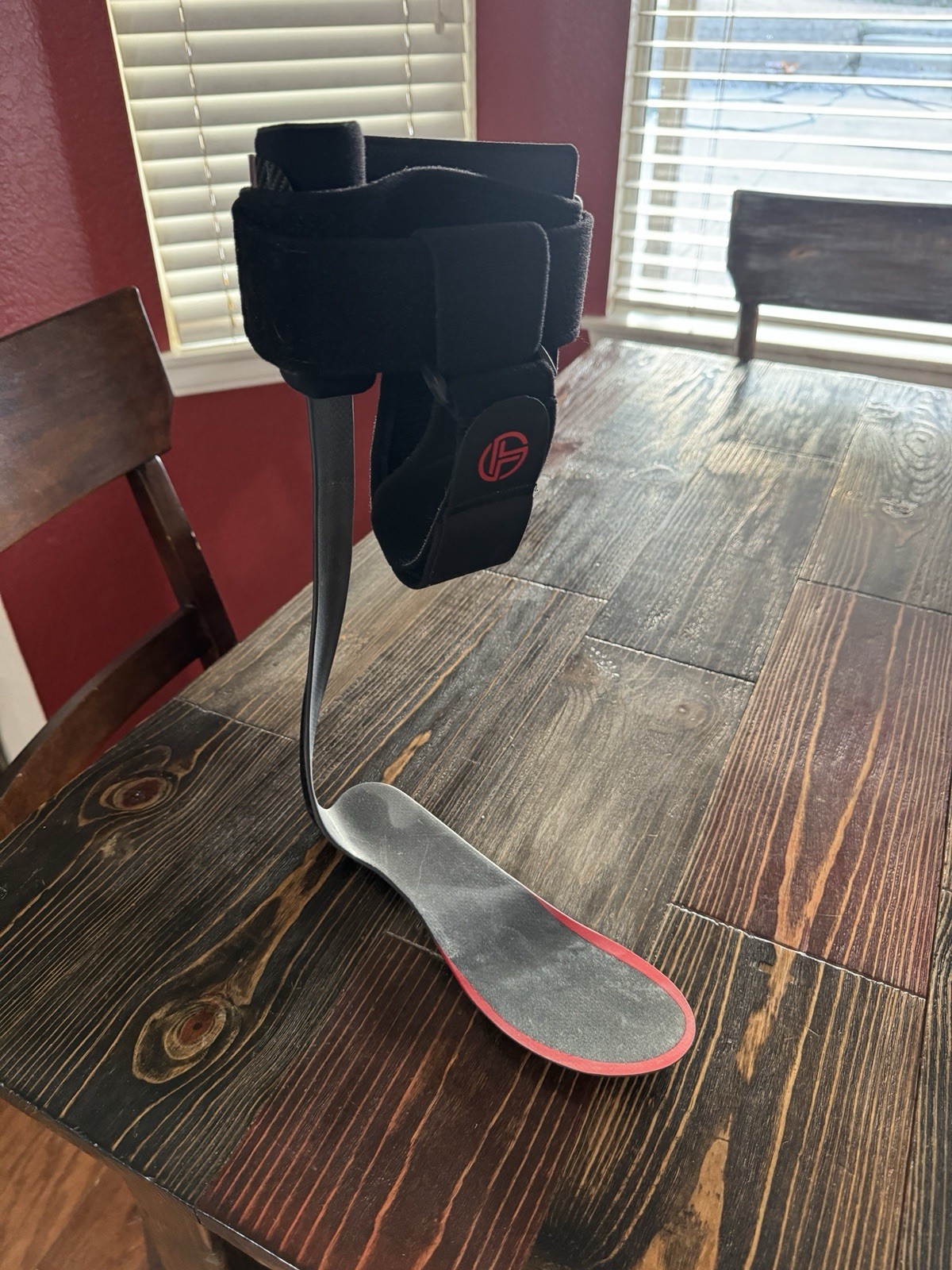 Thrive Orthopedics F5 Carbon Fiber Leg Orthosis Black Red Right Large Unisex