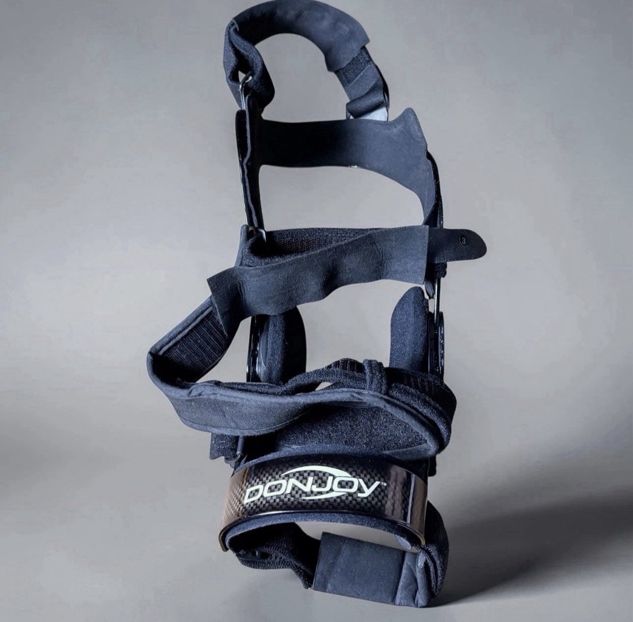 DonJoy Left Knee Brace Hinged Adjustable Support Carbon Fiber Black