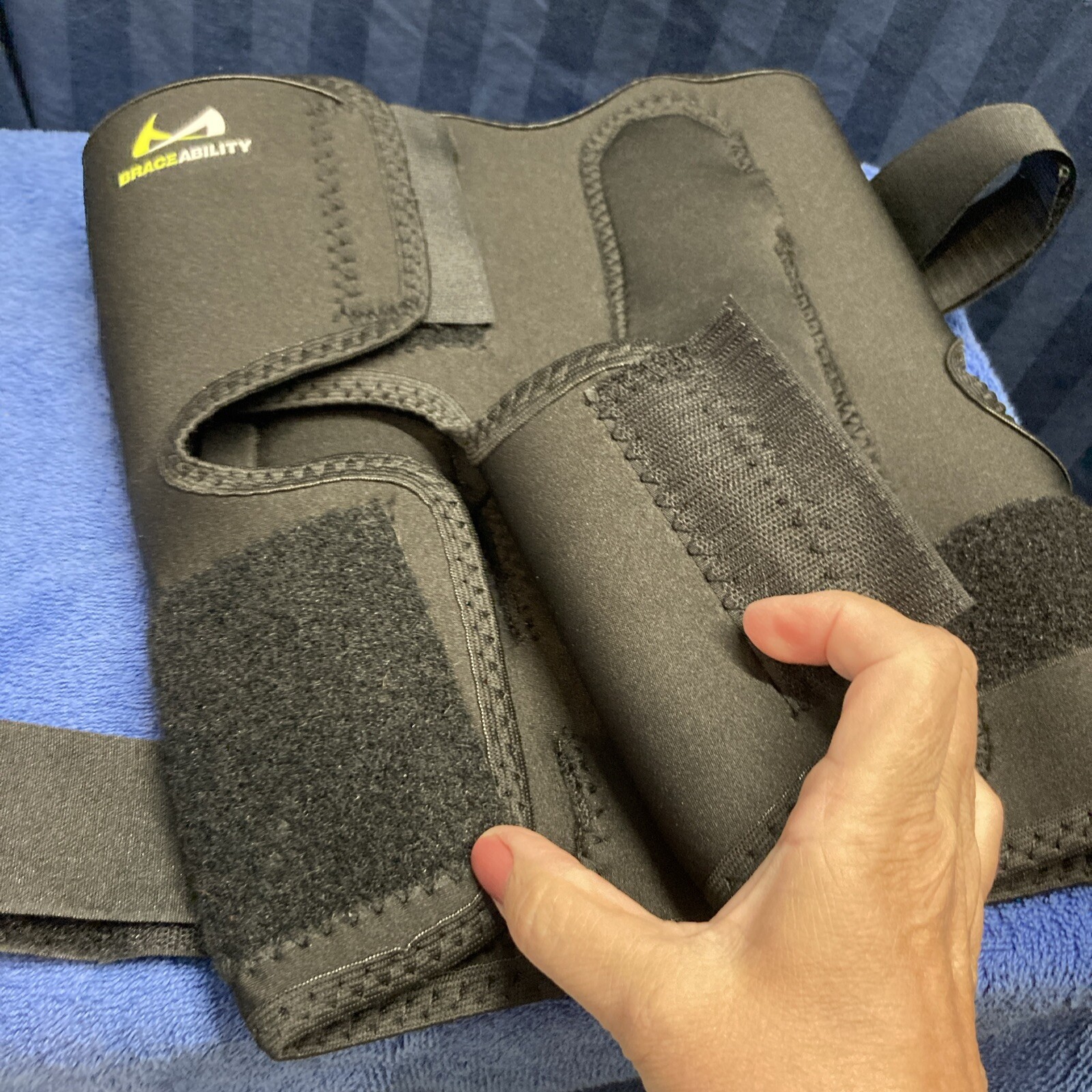 Braceability Plus-Size Black Knee Brace 4XL Q5