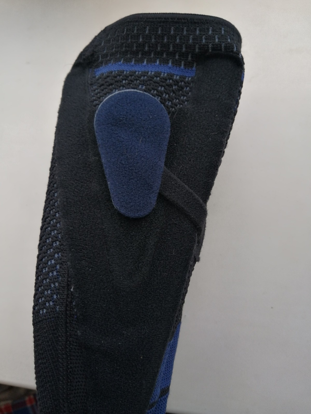 Bauerfeind Genutrain P3 Knee Brace Size 6 Left Size XXL Knee Support Black