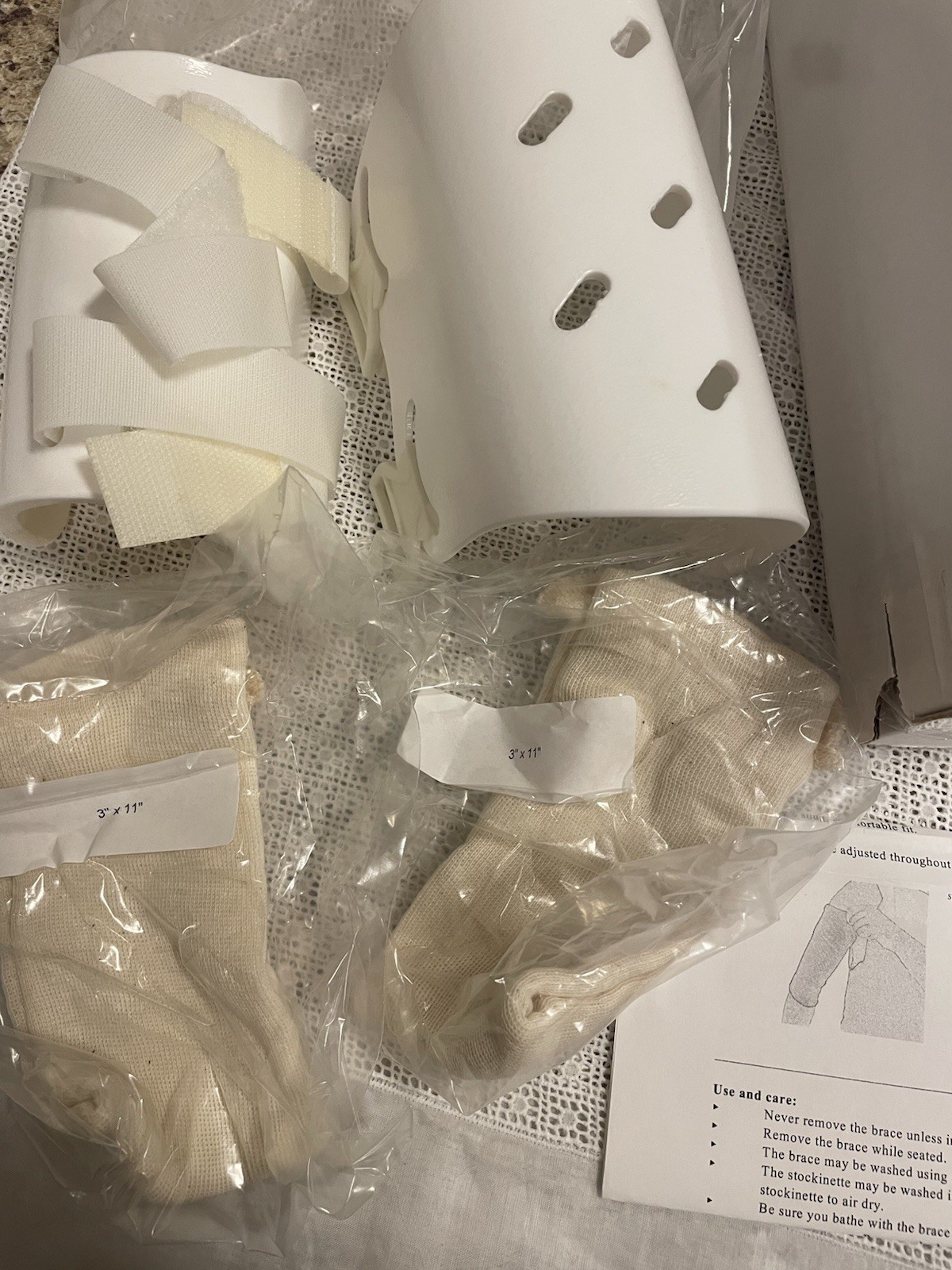 DeRoyal Humeral Fracture Bracing Prefab, Small FB1000-12