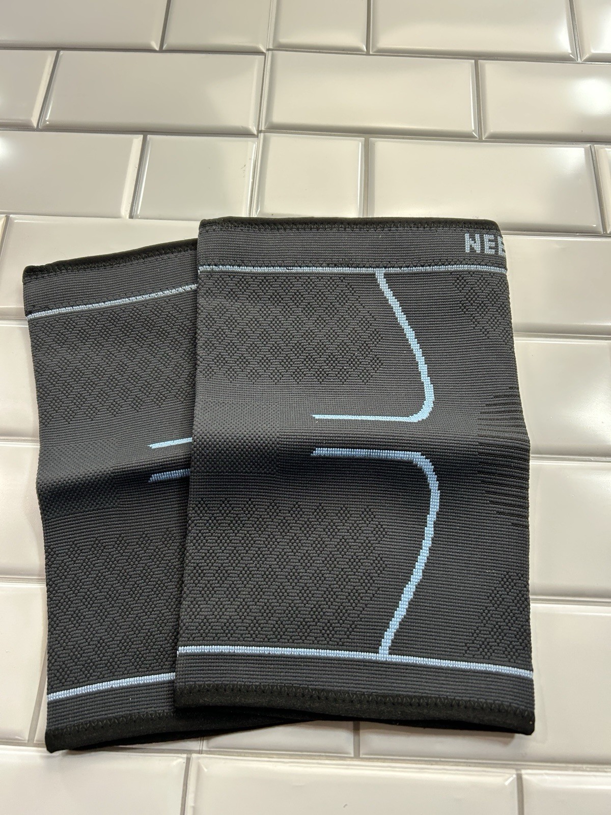 Neenca Knee Brace Large 2 Pack Black/Blue New Set Of Two