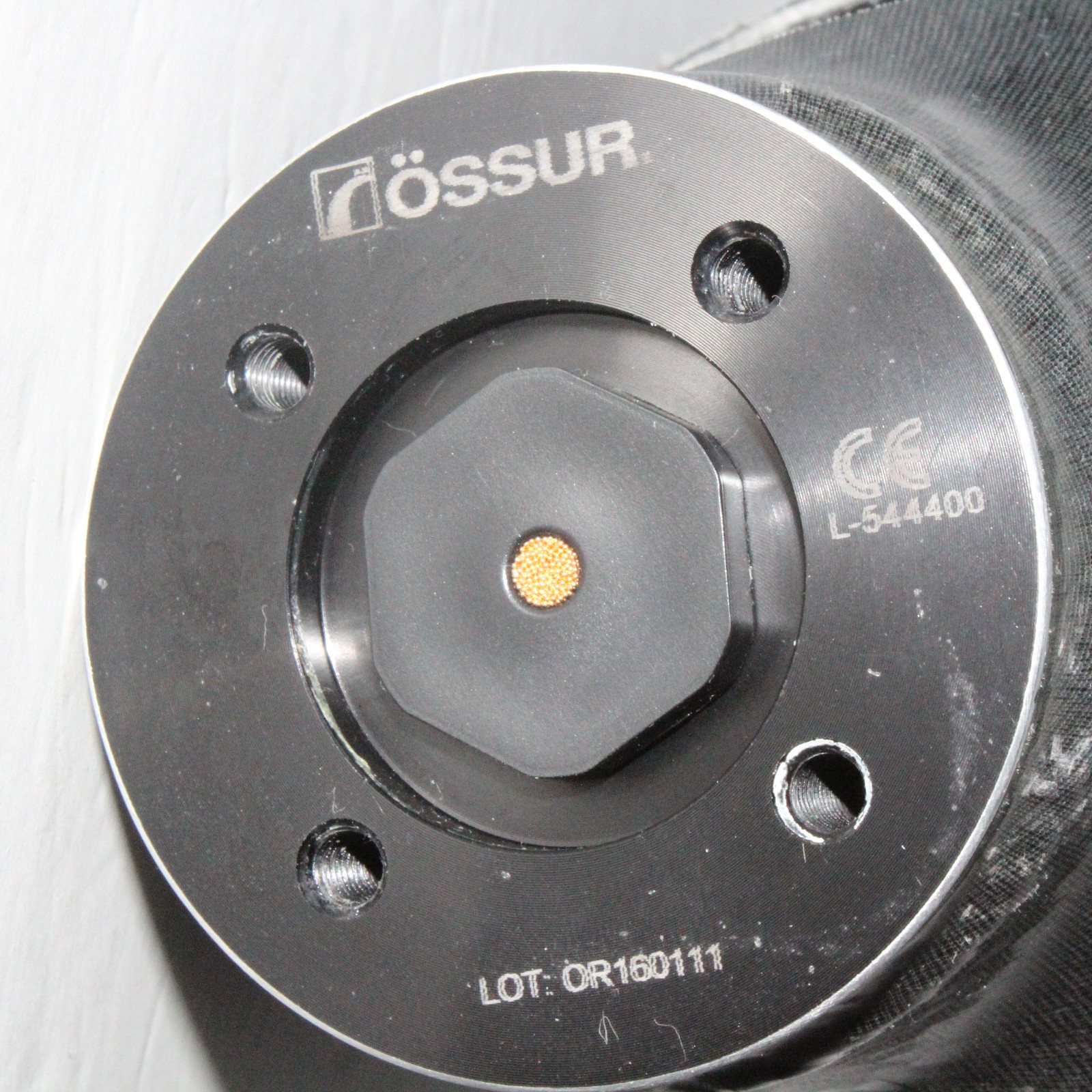 BELOW-KNEE CARBON FIBER PROSTHETIC LEFT SOCKET w/ OSSUR 544 ICELOCK ADAPTER