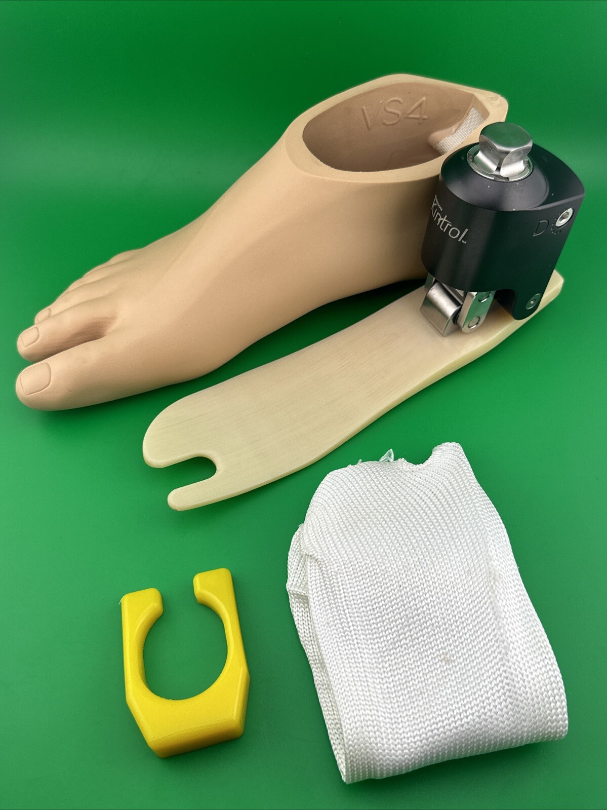 Kintrol Hydraulic Ankle Prosthetic Foot, Size 26, Category 2, Right, Perfect