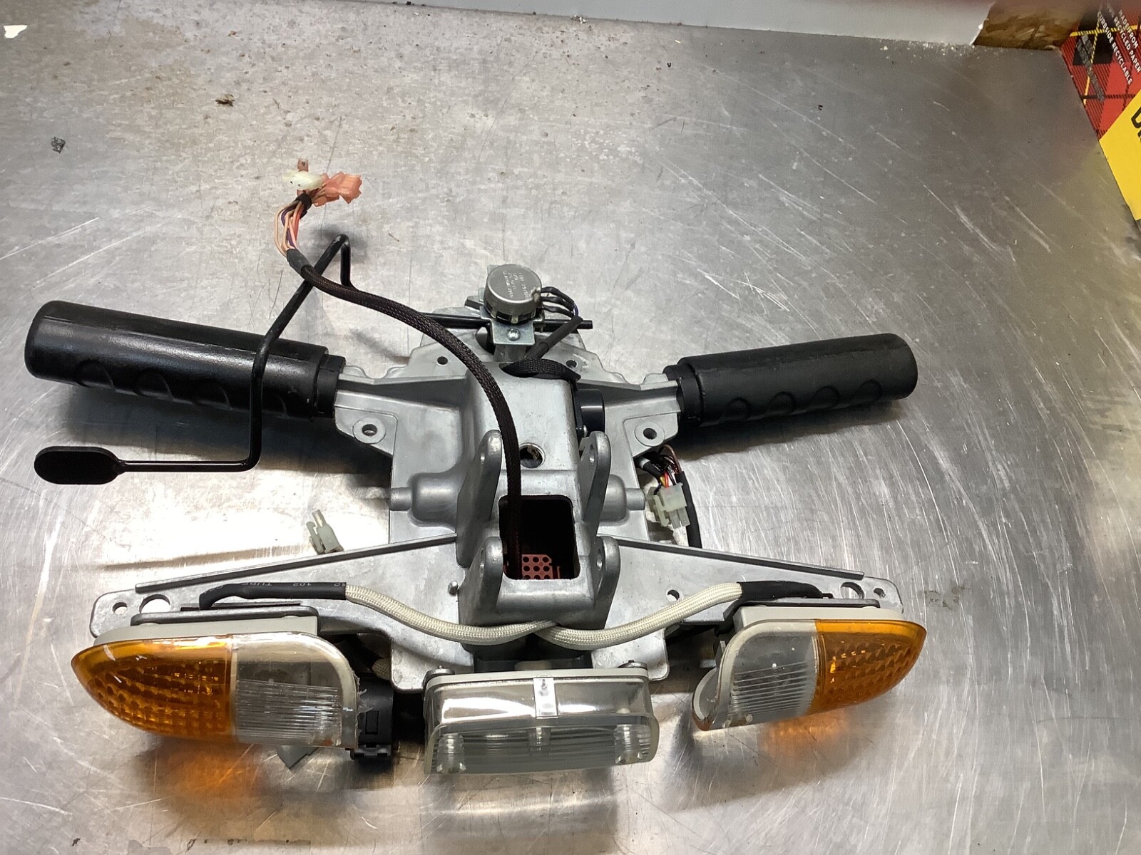 Traveller Handle Throttle Controller Steering Column Key – (A1)