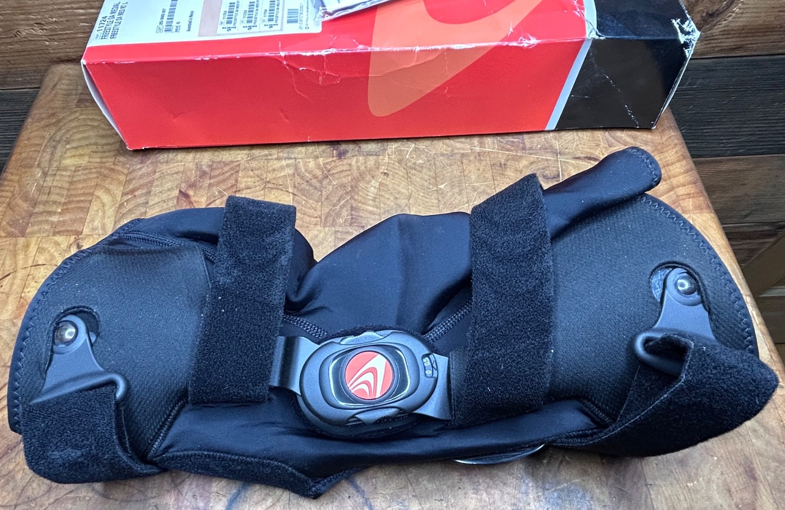 Breg Freestyle Medial OA MED RT L Brace Right Knee