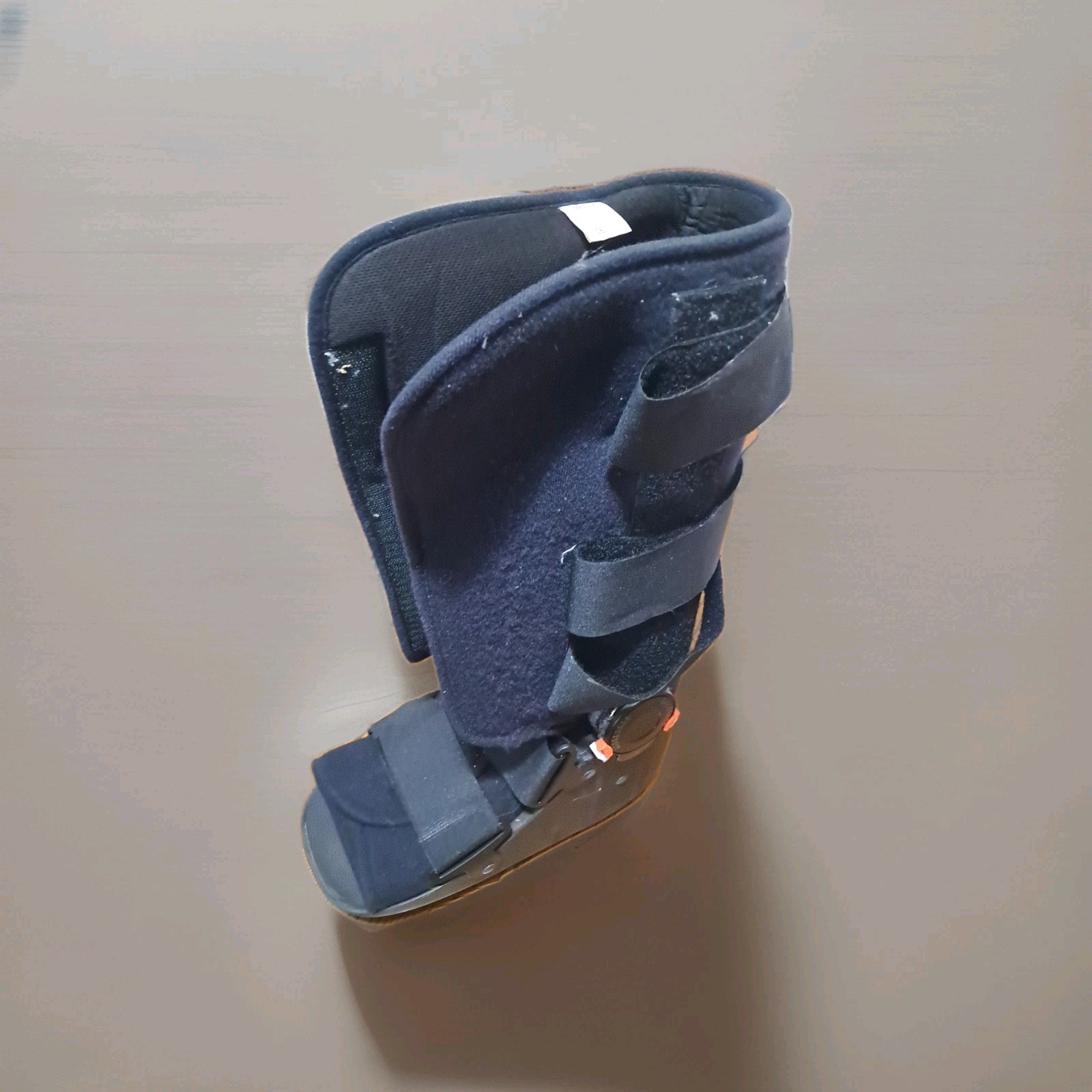 Black compression Size M Boot (Fracture) Pump And Traction Control. Used