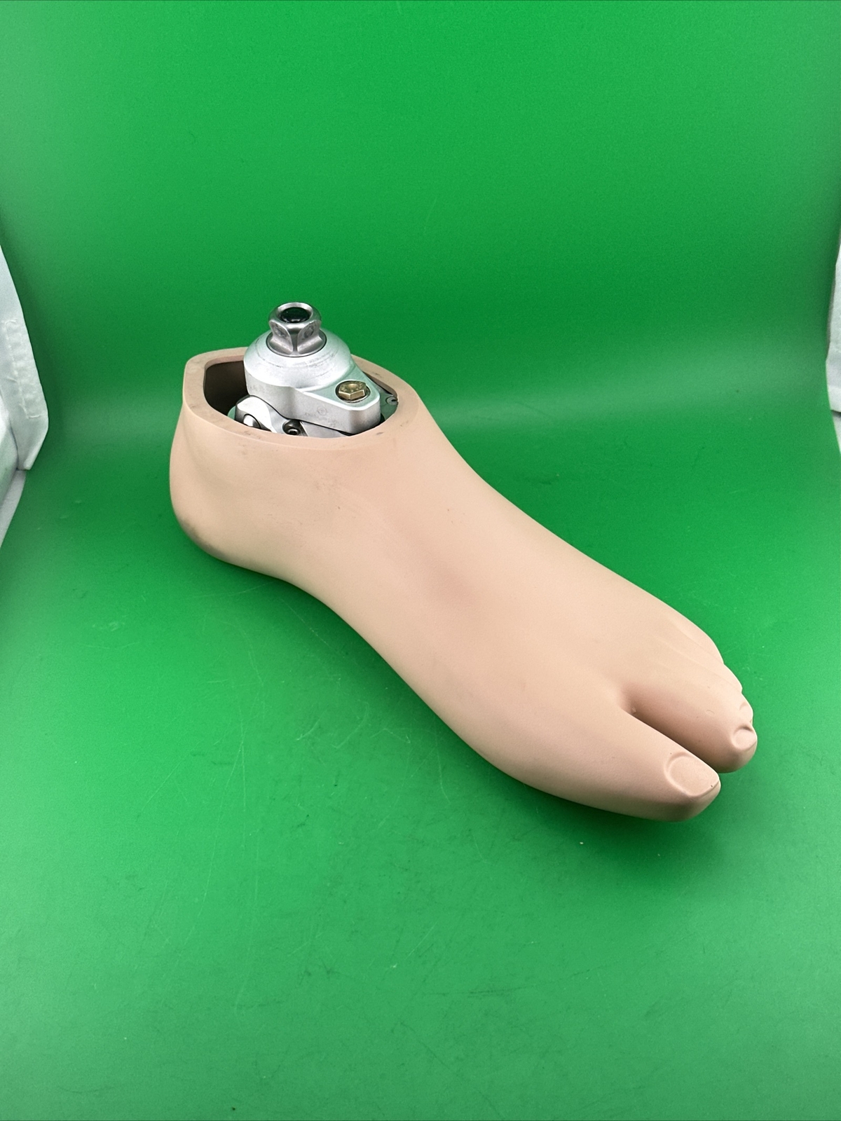College Park K3 Odyssey Hydraulic Ankle Prosthetic Foot. Size 29, Category 3