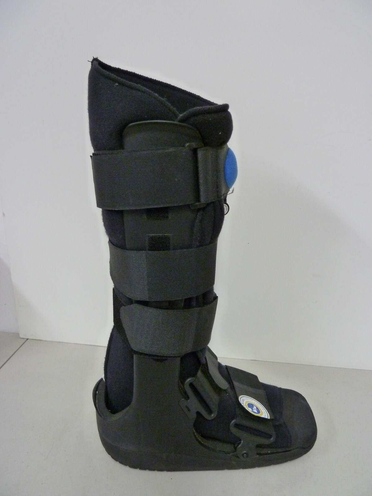 High Top Ossur Walker Boot Size Medium Hightop