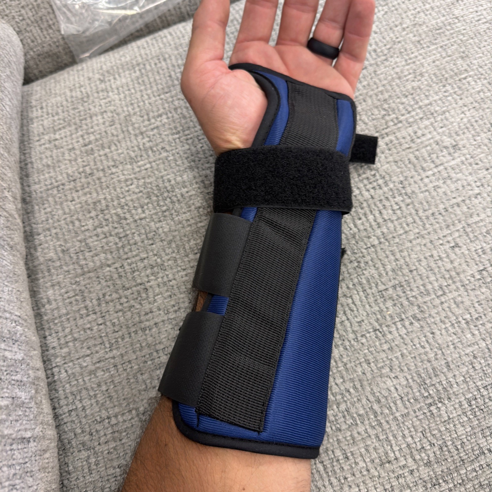 FOAM WRIST SPLINT, LEFT, LARGE, BLUE, PROCARE, STEEL IMMOBILIZATION
