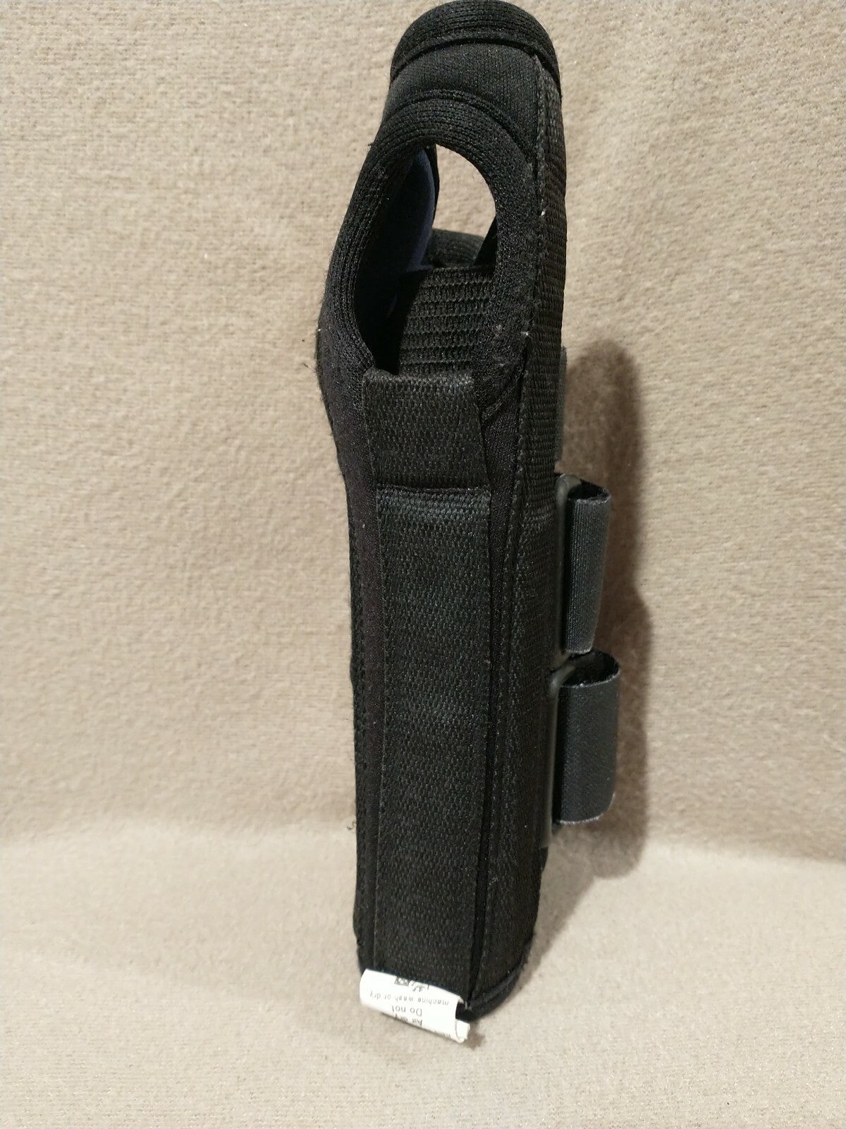 FLA Orthopedics Prolite 9″ Wrist Splint Black Right hand Size Medium