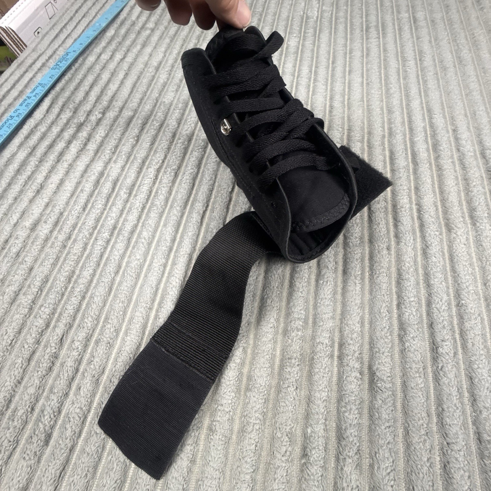 Medline Lace Up Ankle Brace Splint with Removable Rigid Plastic Stays XL Black⁠