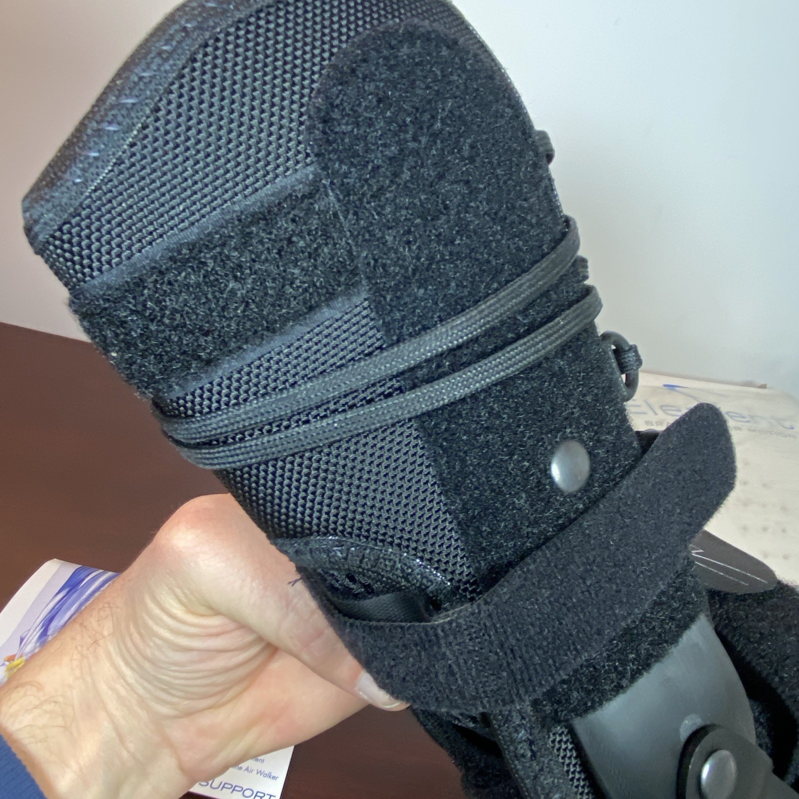(NEW) MEDIUM RIGHT Foot DeRoyal Element Ankle Brace ELEMENT BRACING FOR MOTION