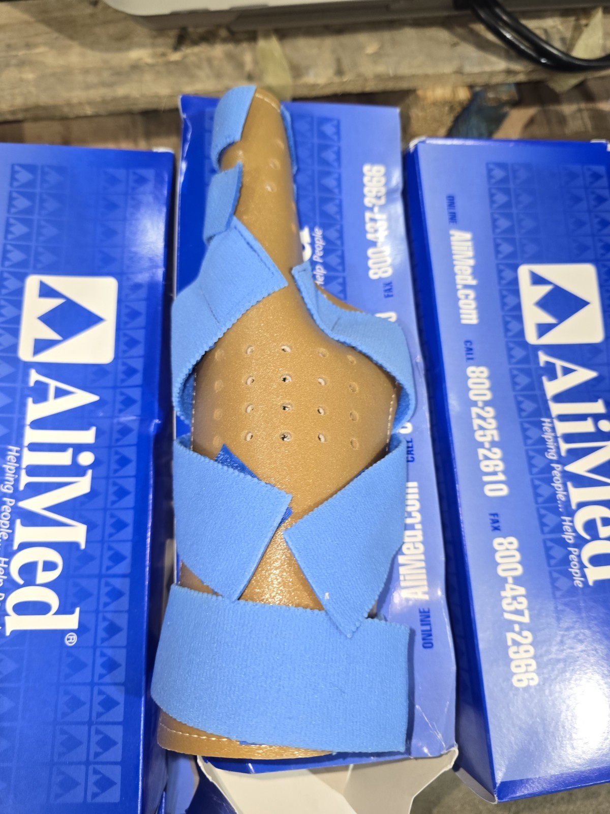 AliMed Thumb/Wrist Spica LOT OF 38 5833,5834,5835 SEE DESCRIPTION