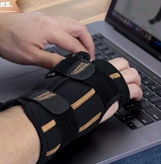 Copper Fit Rapid Relief Wrist Brace Left Right Hand Unisex Hot Cold Gel Therapy