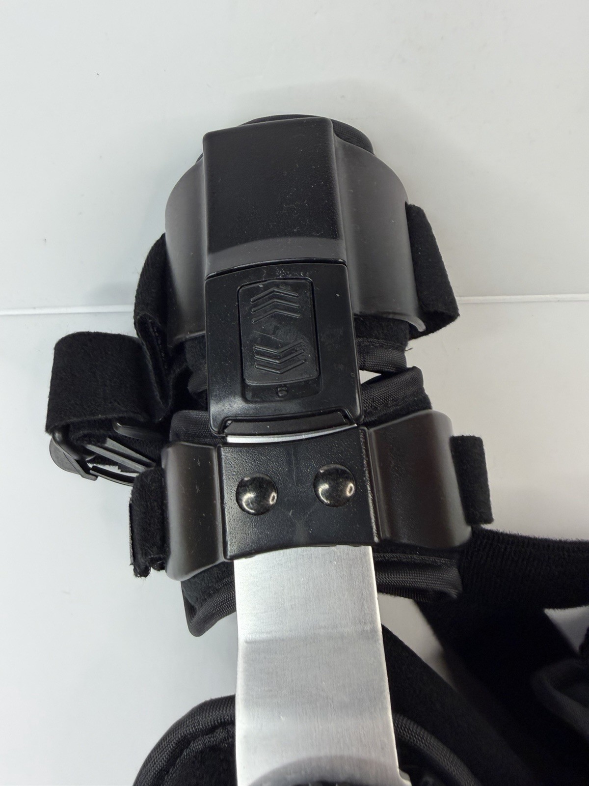 Advanced Ortho Universal Hinge Elbow Brace Right Arm 2320-R ￼