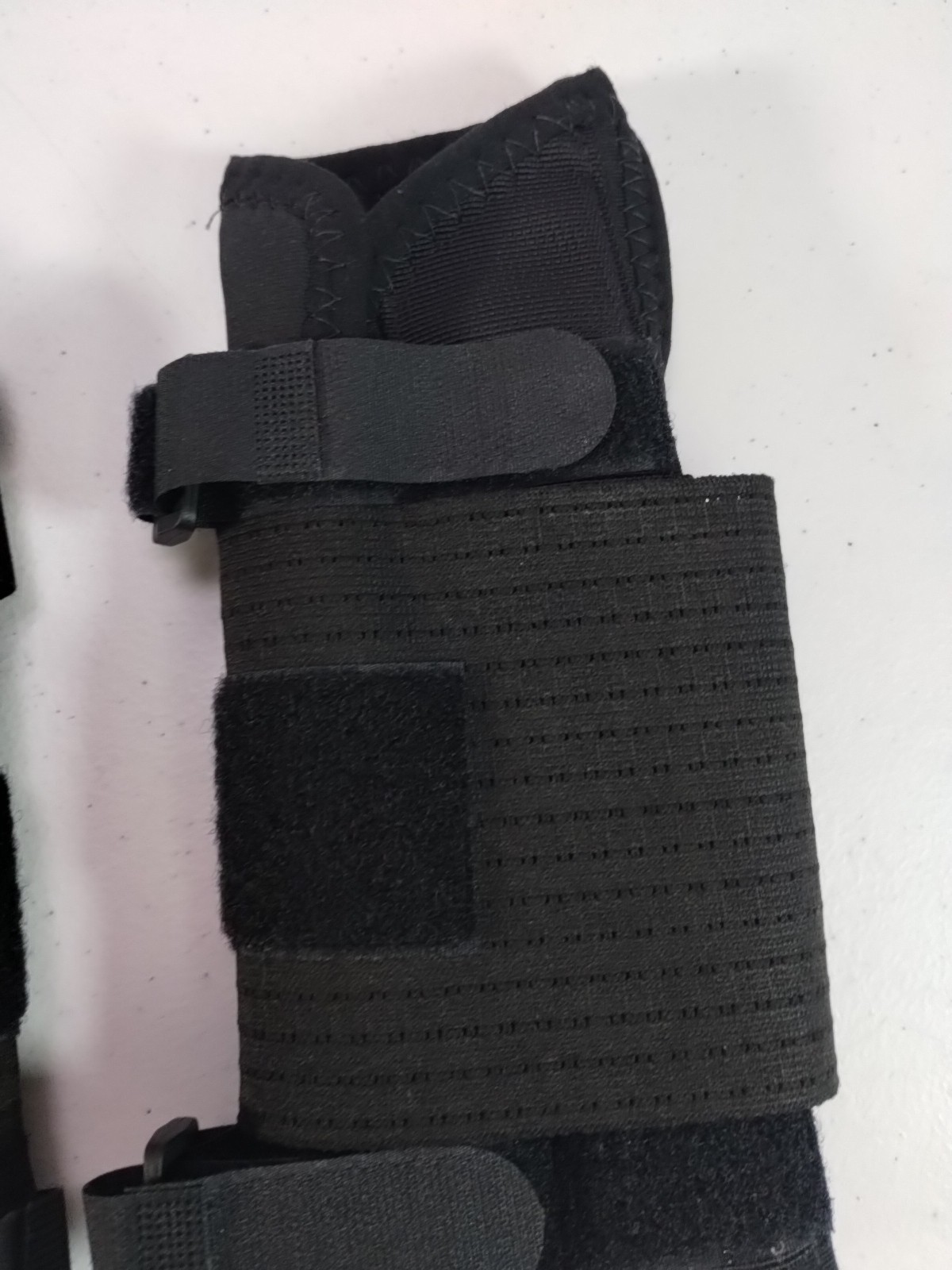 New Options Sports Wrist Support – 1 Left Hand & 1 Right Hand Medium – USA Made