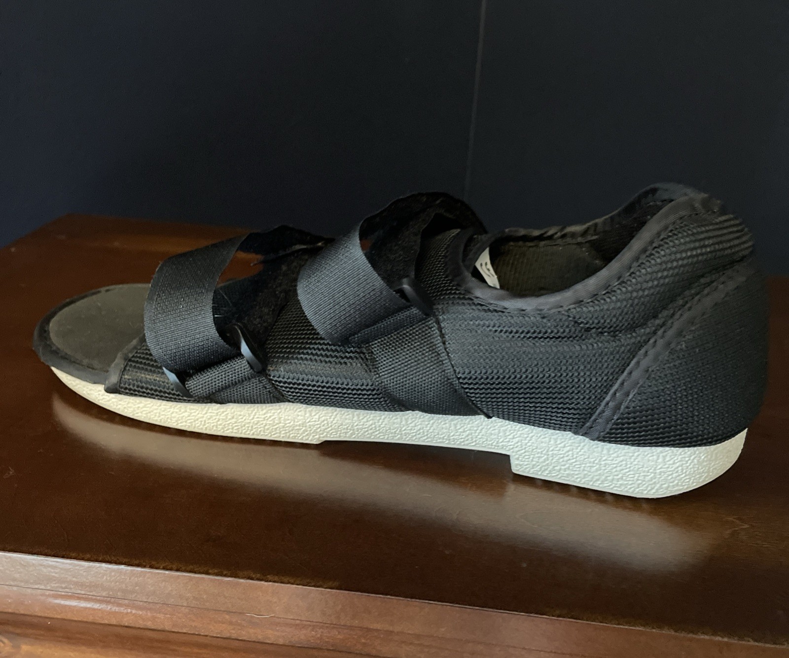 Medical Post Op Walking Shoe Women’s Size 9.5