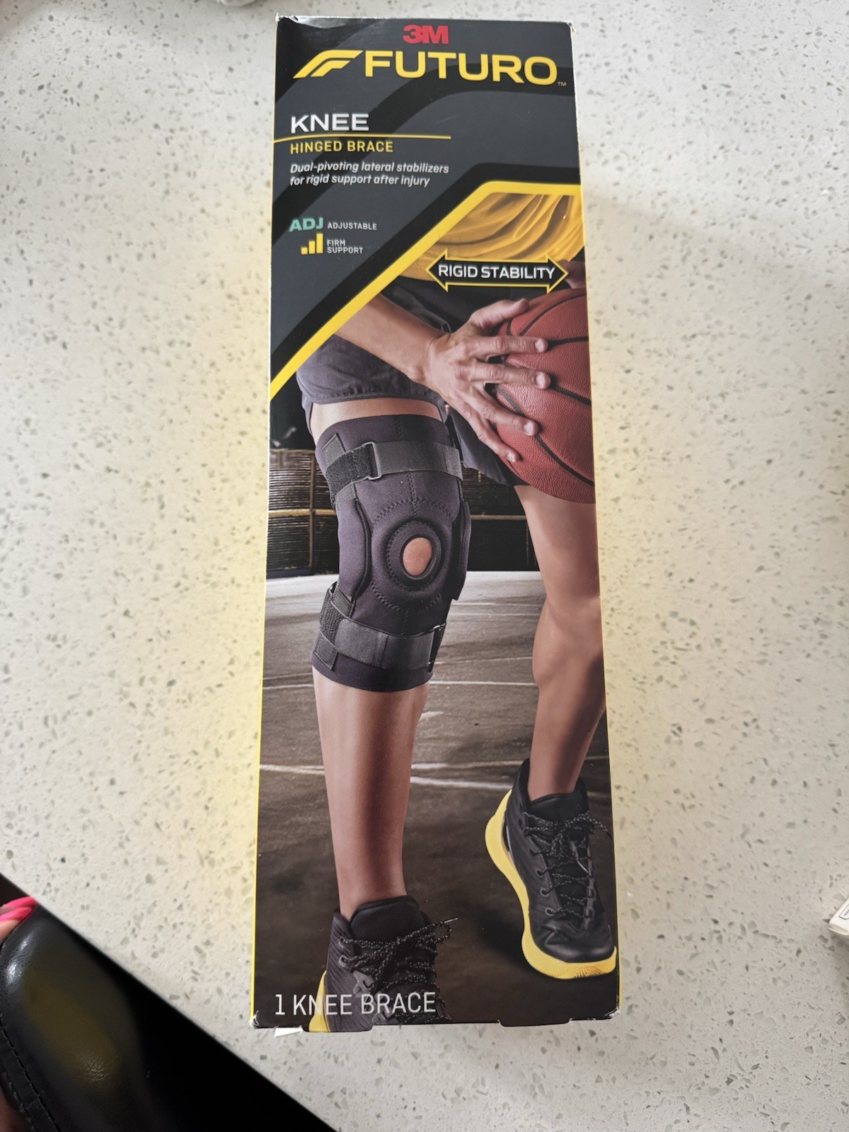 3M Futuro Hinged Knee Brace – Adjustable Firm Support, Black