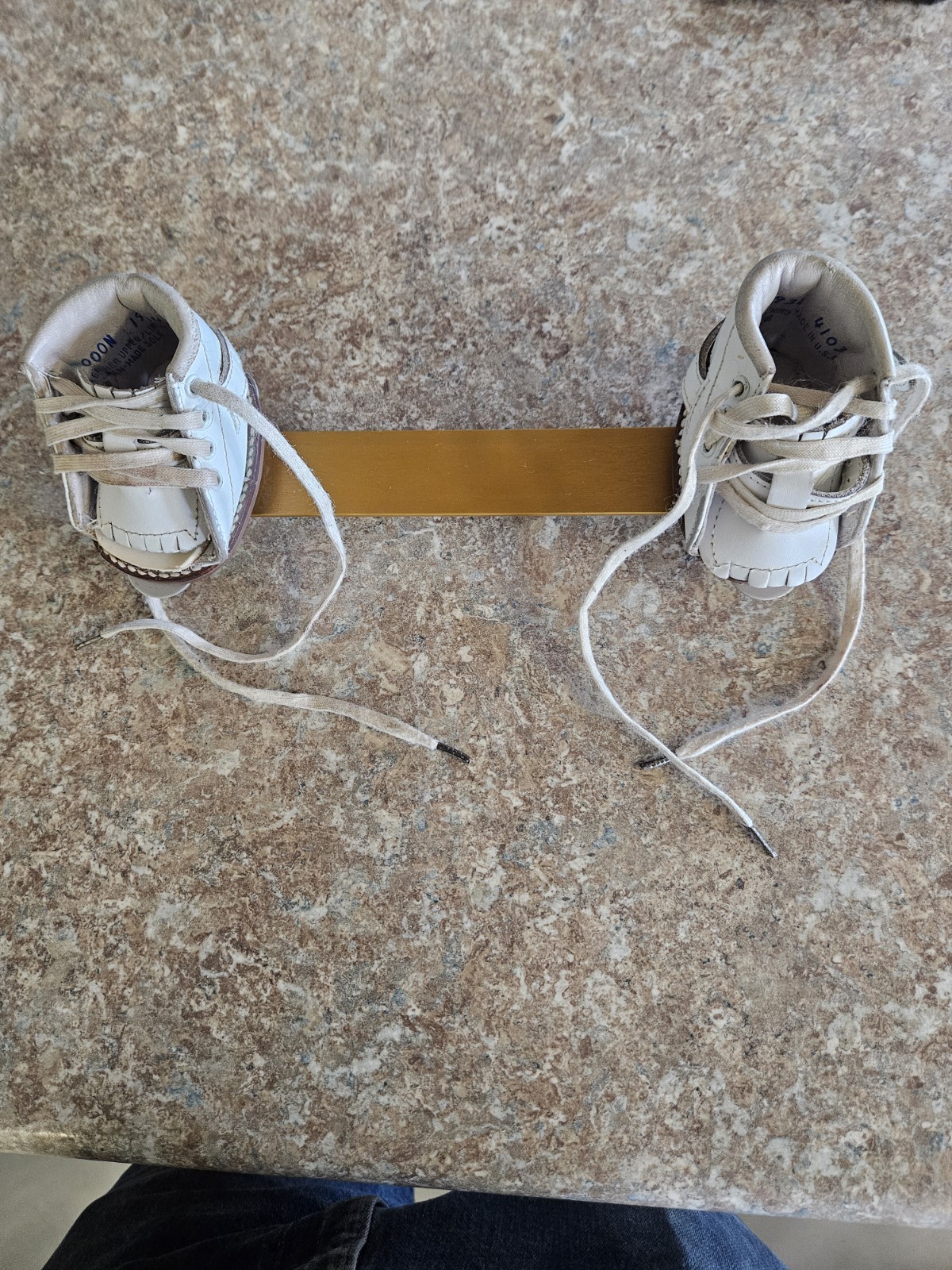 Denis Browne bar night corrective splint 8 inch orthopedic 140 DB with shoes