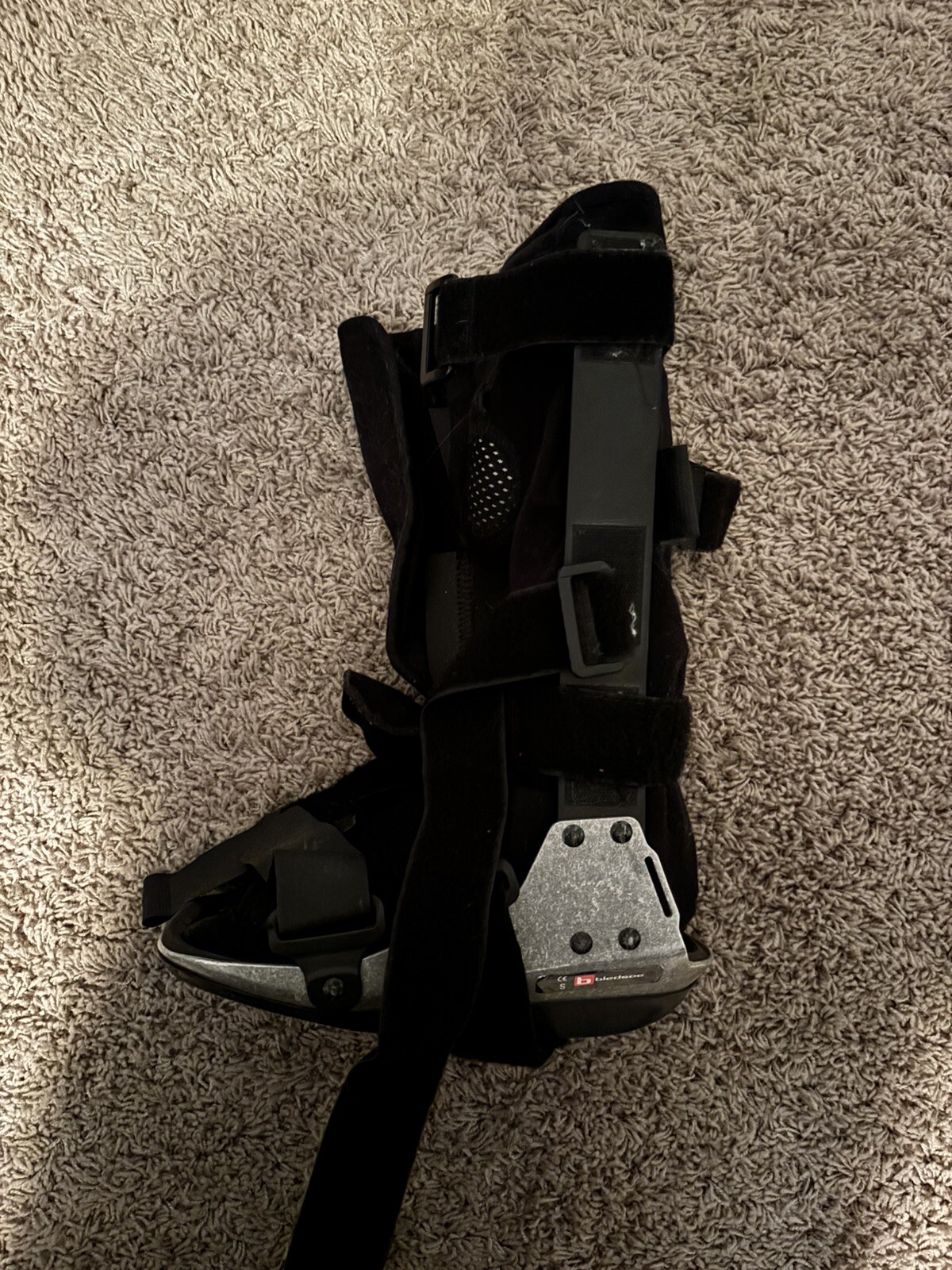 Youth Bledsole Walking Boot Size small
